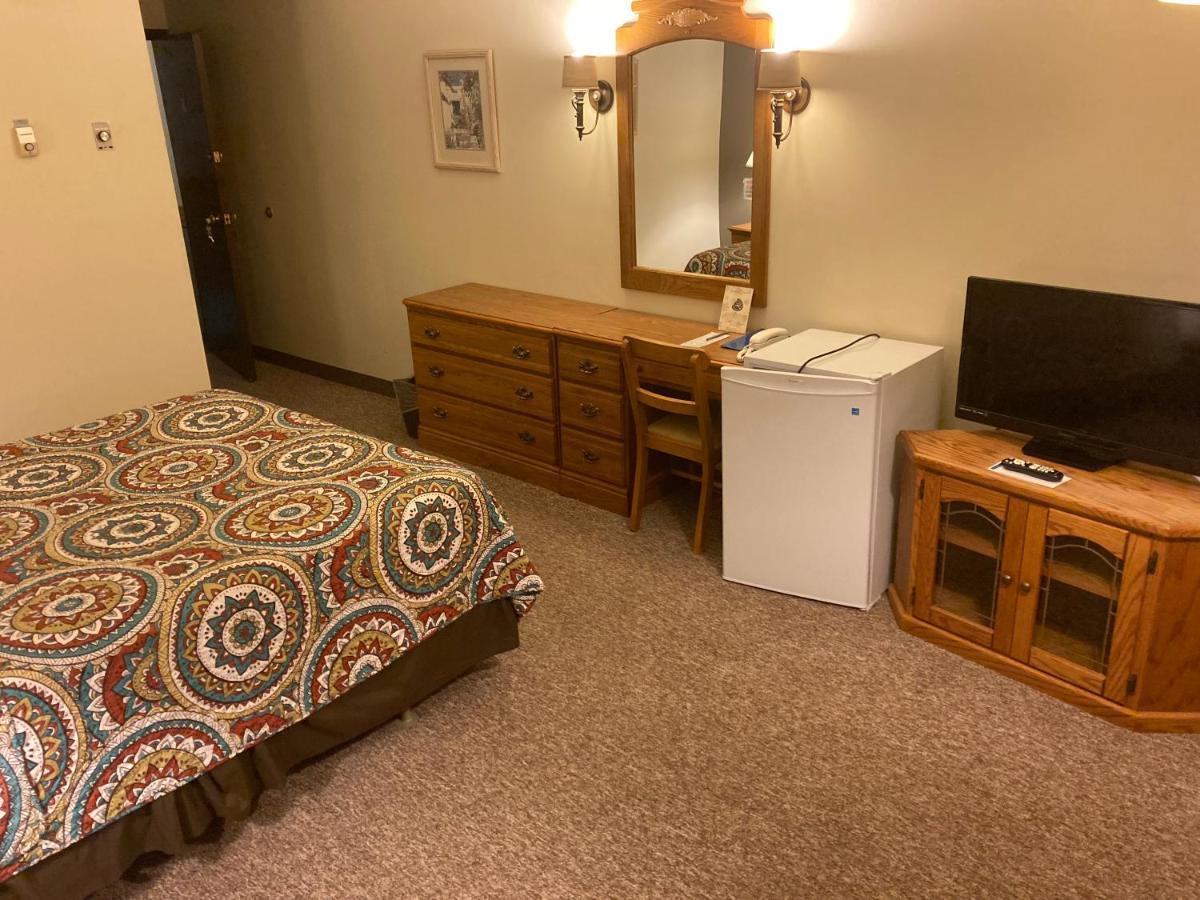 Landmark Motel Clintonville Eksteriør bilde